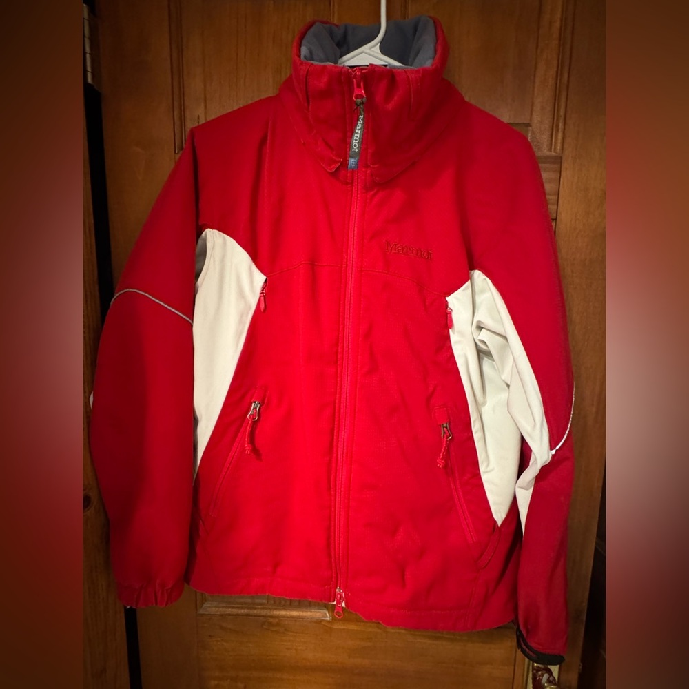 Marmot Women’s Red and White Insulated Snow Ski Jacket. Medium